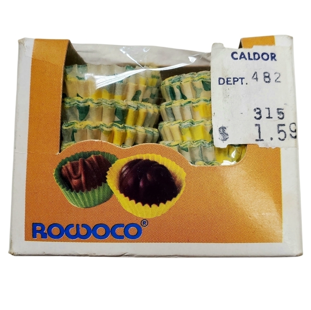 Rowoco New Old Stock Petite Four Cups. Original Caldor Sticker.